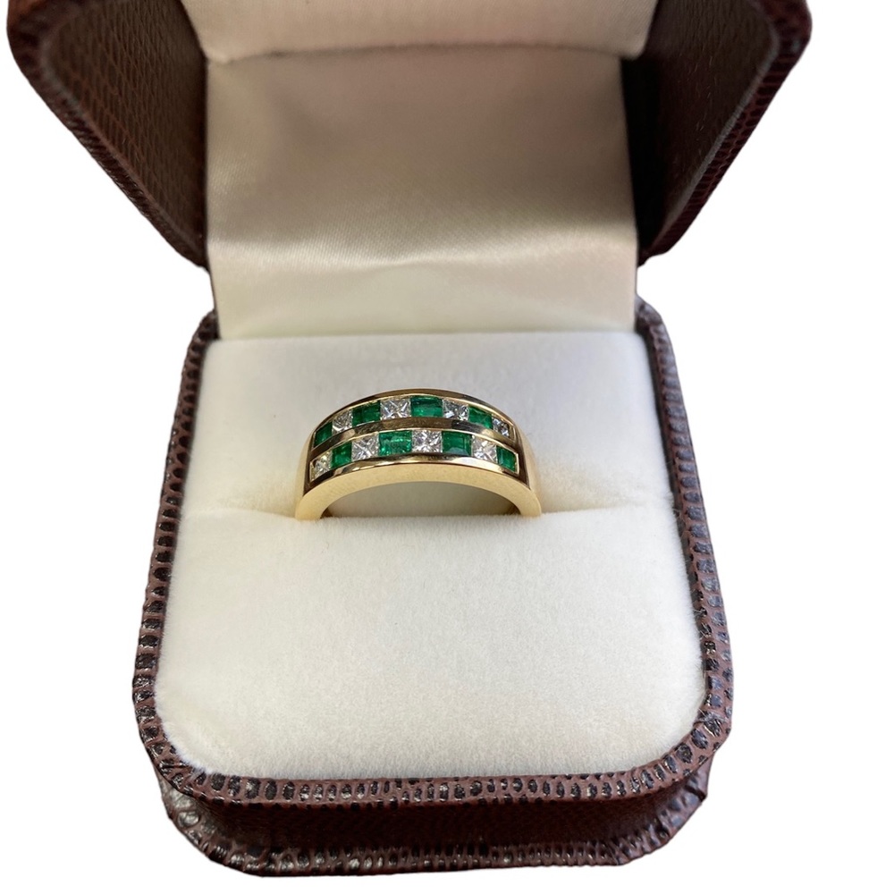 14k Yellow Gold Ring with 8 Emeralds & 8 Diamonds Size     7 1/4